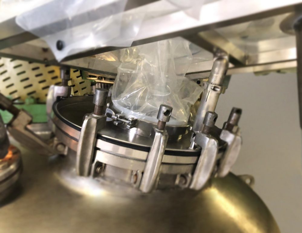 Glove Bags for Reactor Loading. - csv containment news