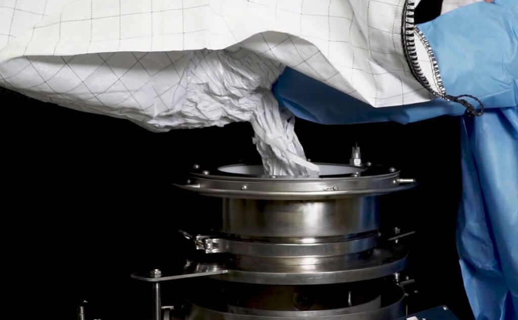 Big Bag Discharging via IRIS Docking