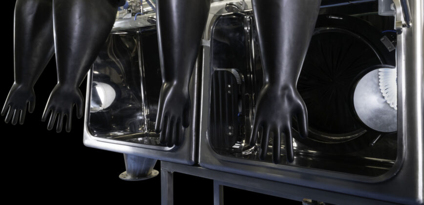reactor charging glove box double chamber